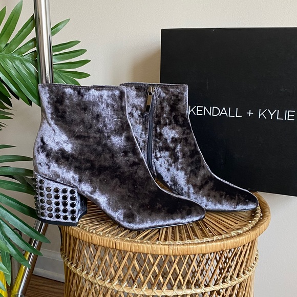 Kendall + Kylie Velvet Studded Blythe Boots 7 - Picture 13 of 13